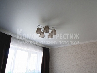 матовые натяжные потолки для спальни 16